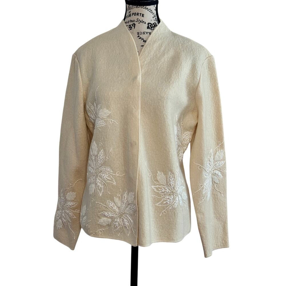 Vintage Talbots Petites Floral Embroidered Wool Sweater Women’s size M Petites